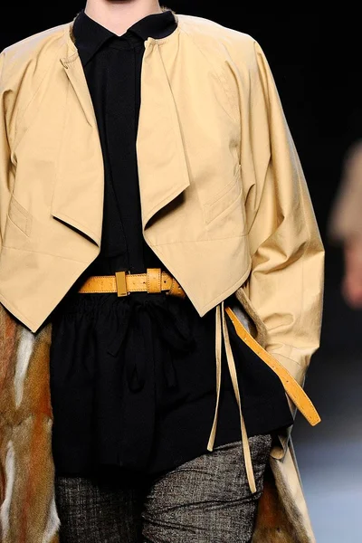 Look 28
